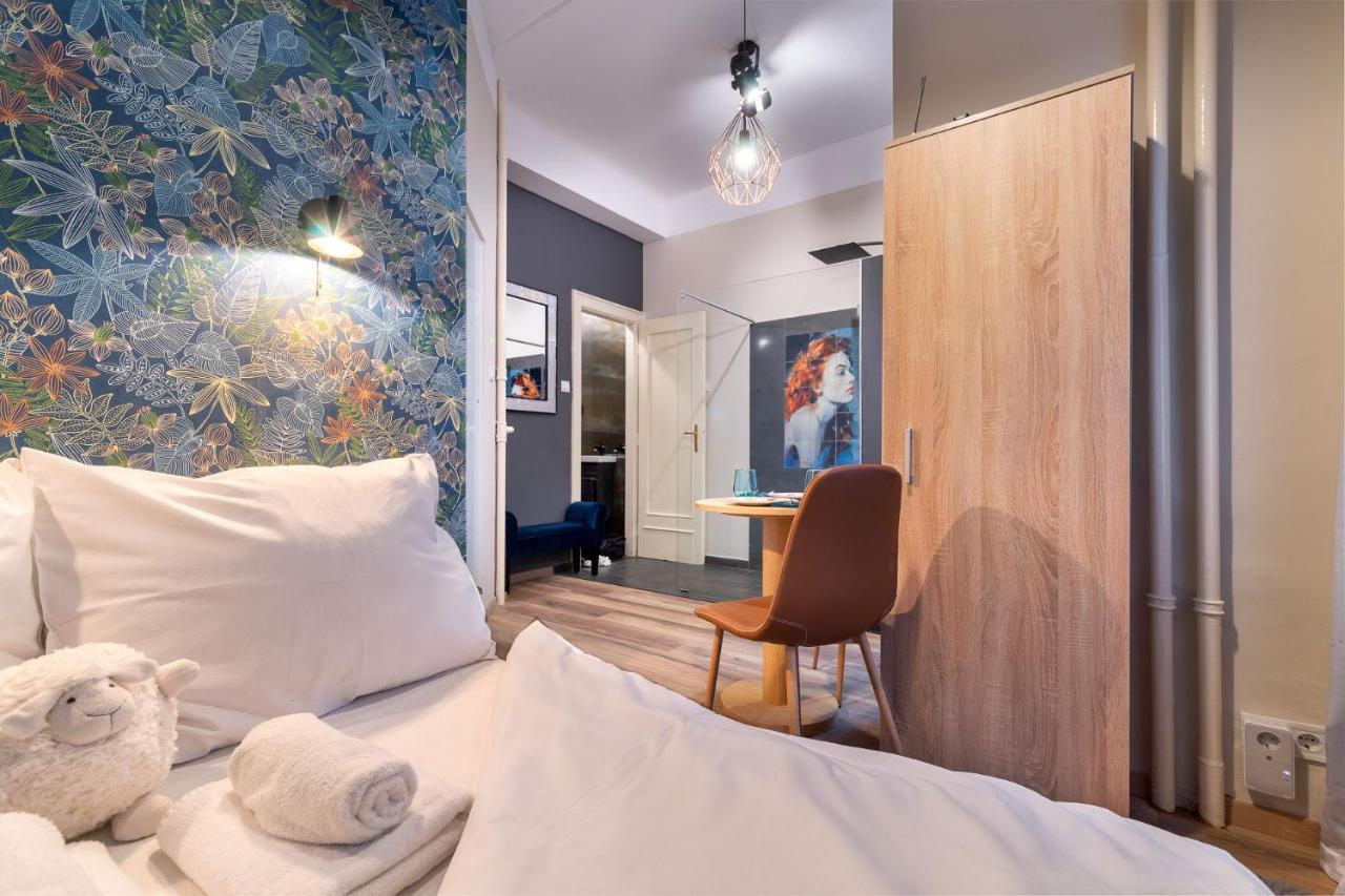 Economy Downtown Design Apartments - Free Parking - Balcony - Super Puplic Transport - Ac Budapeste Exterior foto
