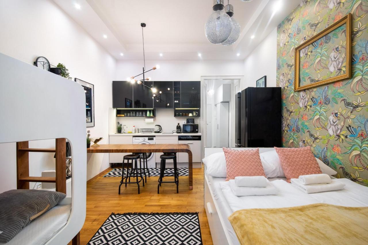 Economy Downtown Design Apartments - Free Parking - Balcony - Super Puplic Transport - Ac Budapeste Exterior foto