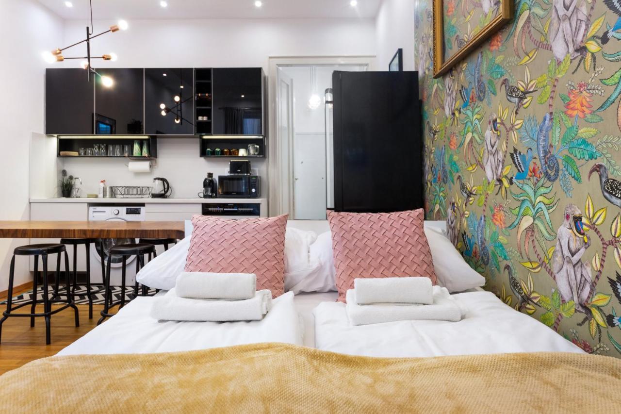 Economy Downtown Design Apartments - Free Parking - Balcony - Super Puplic Transport - Ac Budapeste Exterior foto